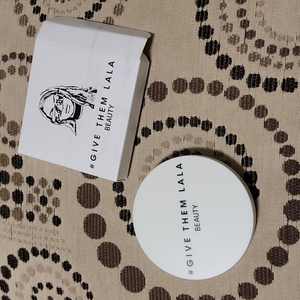 Give them Lala Beauty Bronzer in Barbados